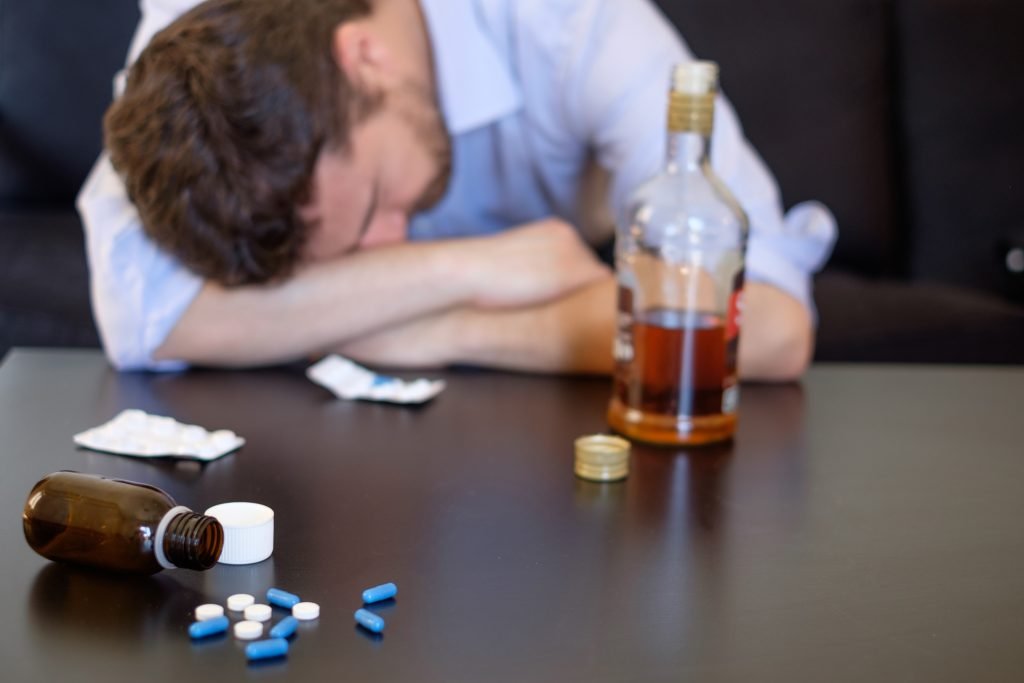 Alcohol and Drugs Addiction: know the Brain's Battle Against It. 7 Alcohol and Drugs Addiction: know the Brain's Battle Against It.